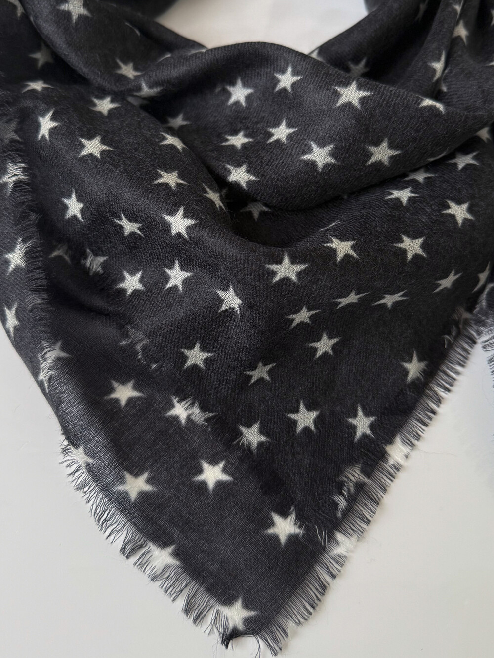 Schal 100% Kaschmir Sterne Schwarz C.O.S.Y by SjaalMania Schal 100% Kaschmir Sterne Schwarz