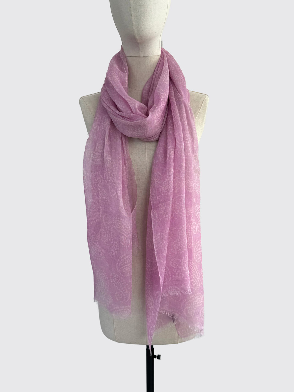 C.O.S.Y by SjaalMania Scarf Cosy Paisley Lilac