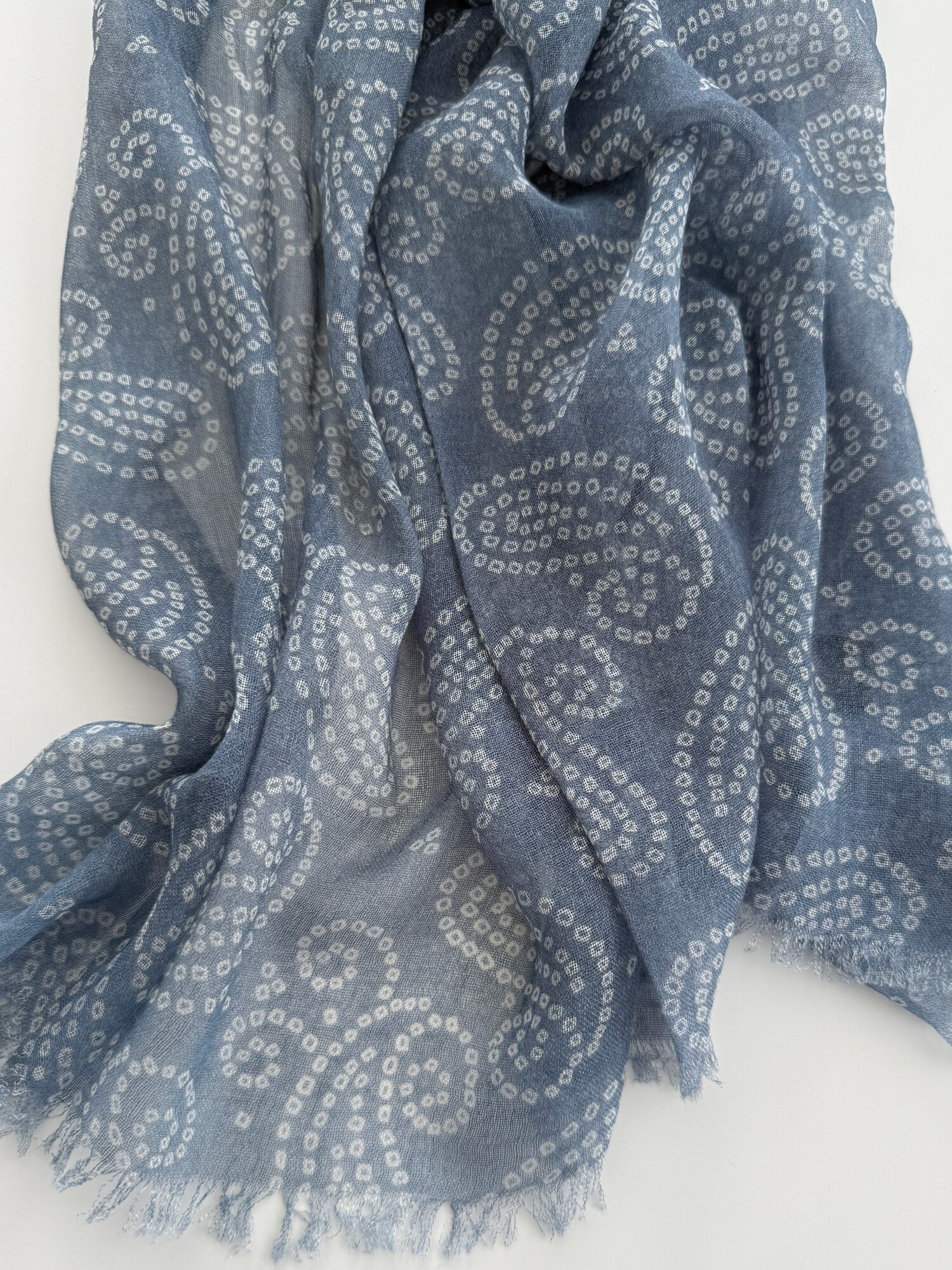 C.O.S.Y by SjaalMania Scarf Cosy Paisley  Faded Denim