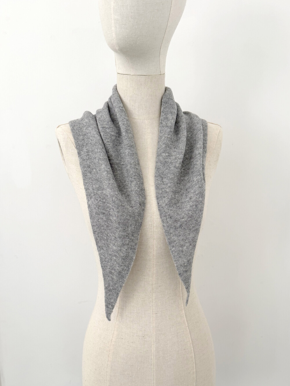 Scarf Cosy Triangle Medium Gray
