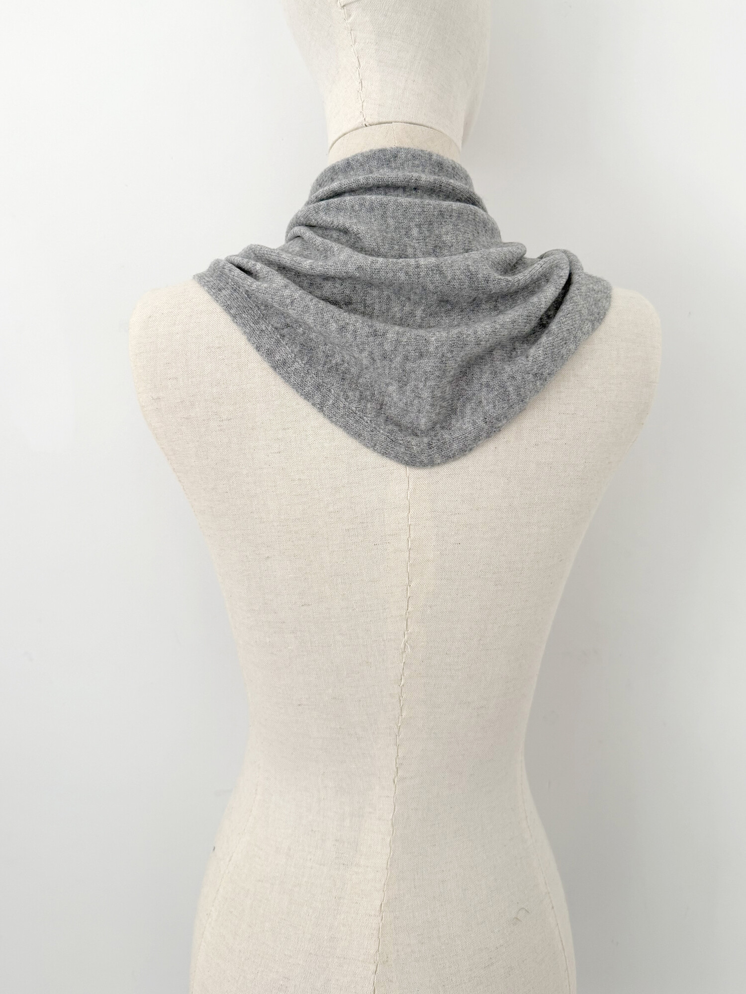Sjaal Cosy Triangle Small Medium Grey