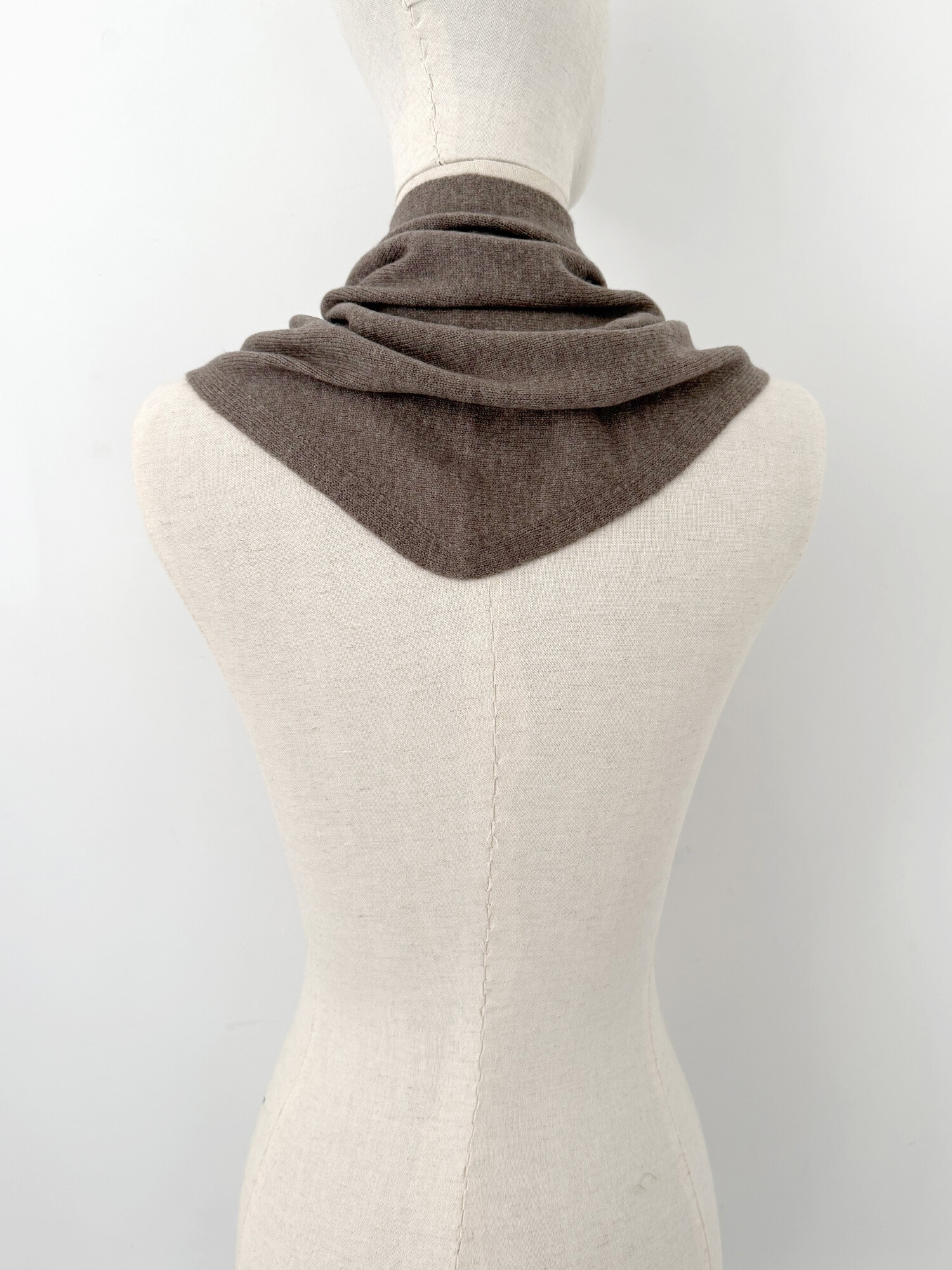 Sjaal Cosy Triangle Small Dark Brown