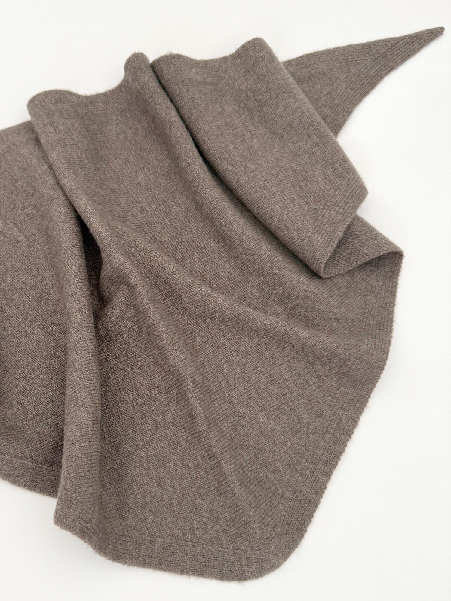 Scarf Cosy Triangle Small Dark Brown