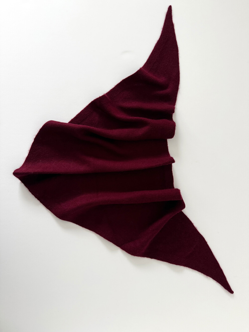 Sjaal Cosy Triangle Small Rouge Noir