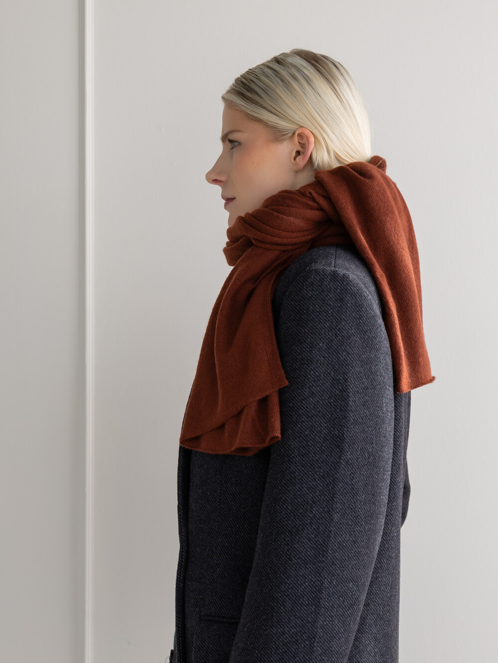 C.O.S.Y by SjaalMania  Cosy Scarf 100% Cashmere Chocolate