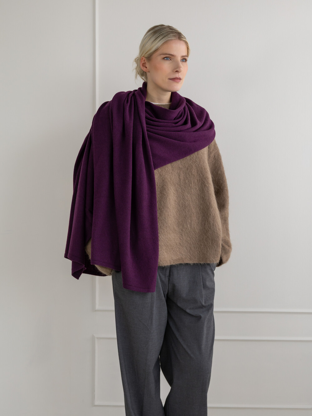 Travel Wrap Cosy Chic Plum C.O.S.Y by SjaalMania Travel Wrap Cosy Chic Plum