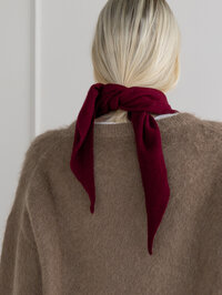 Scarf Cosy Triangle Small Rouge Noir