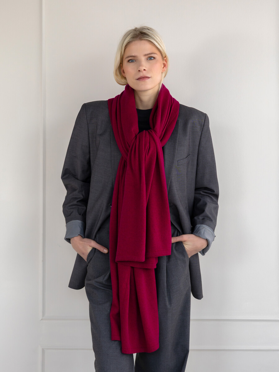 C.O.S.Y by SjaalMania Travel Wrap Cosy Chic Cherry Berry
