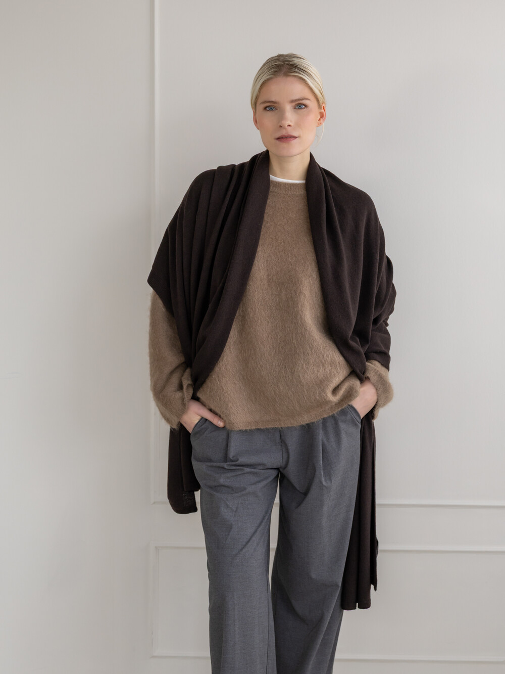 C.O.S.Y by SjaalMania Travel Wrap Cosy Chic Dark Brown