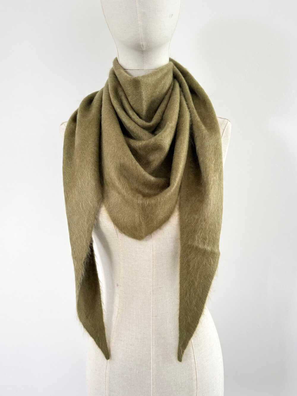 C.O.S.Y by SjaalMania Cosy Triangle 100% Brushed Cashmere Forest