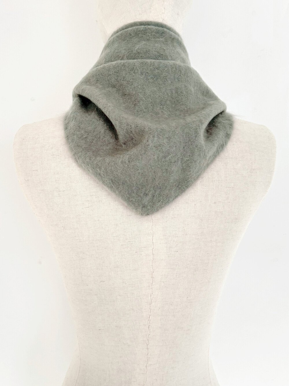 C.O.S.Y Cosy Triangle 100% Brushed Cashmere Olive