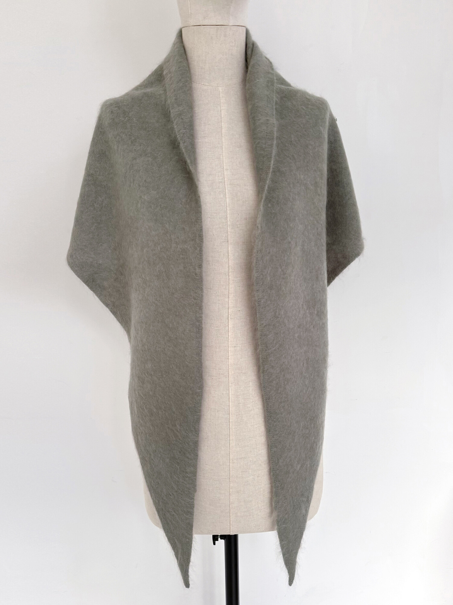 Cosy Triangle 100% Brushed Cashmere Olive