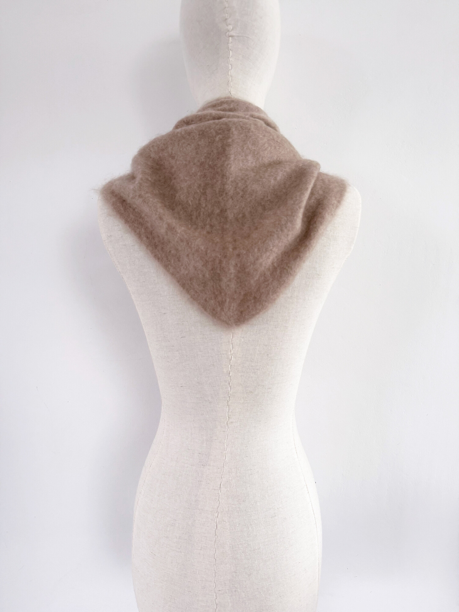 C.O.S.Y by SjaalMania Cosy Triangle 100% Brushed Cashmere Autumn