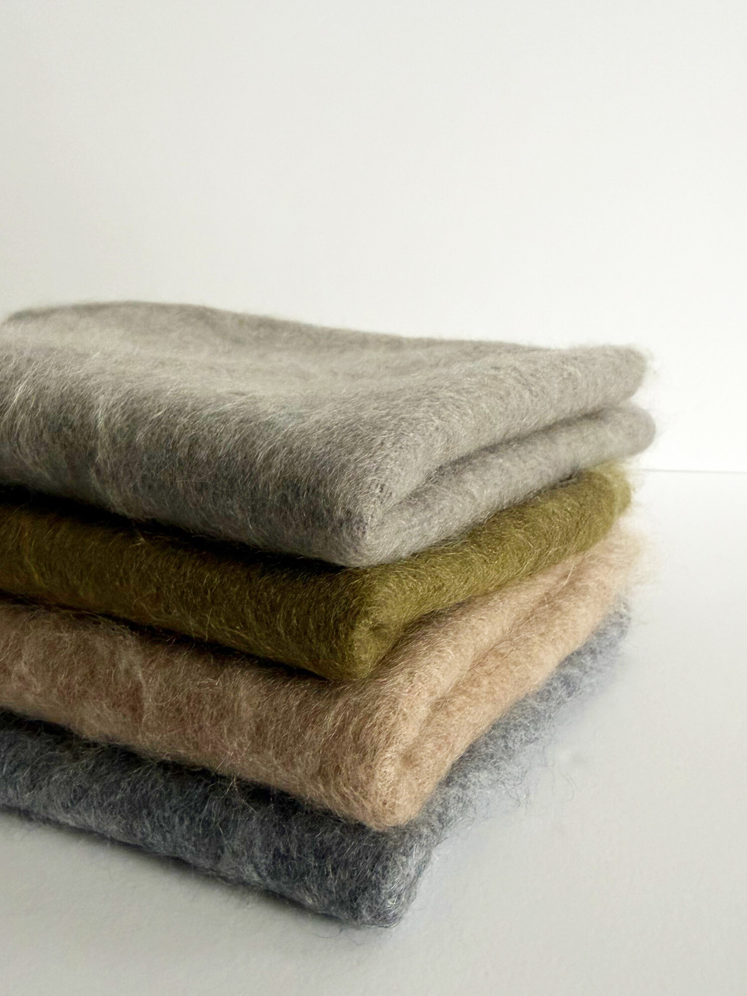 Cosy Triangle 100% Brushed Cashmere Forest