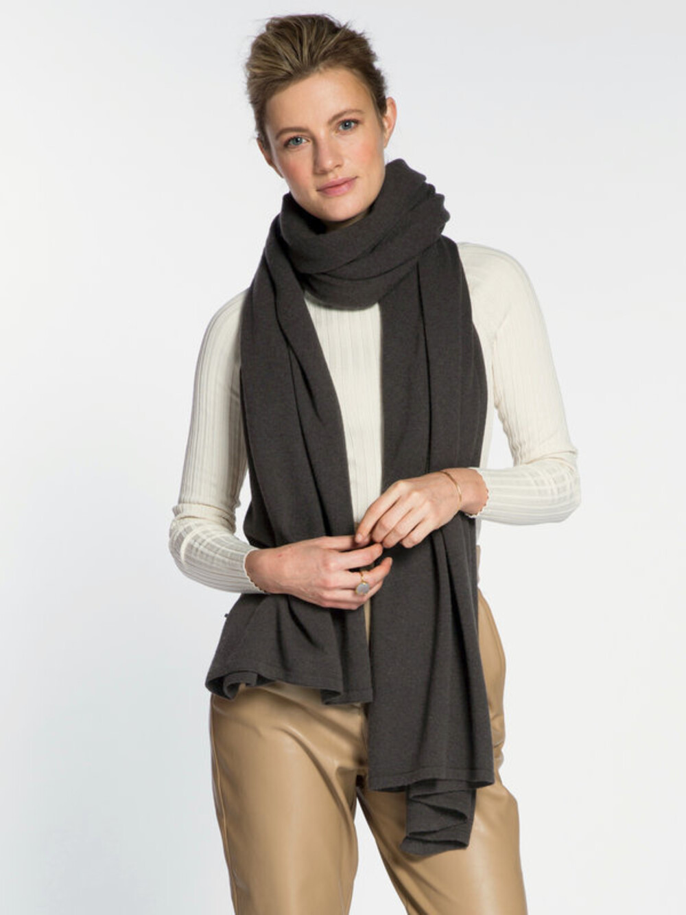 Schal ScarfMania Cosy Chic Espresso