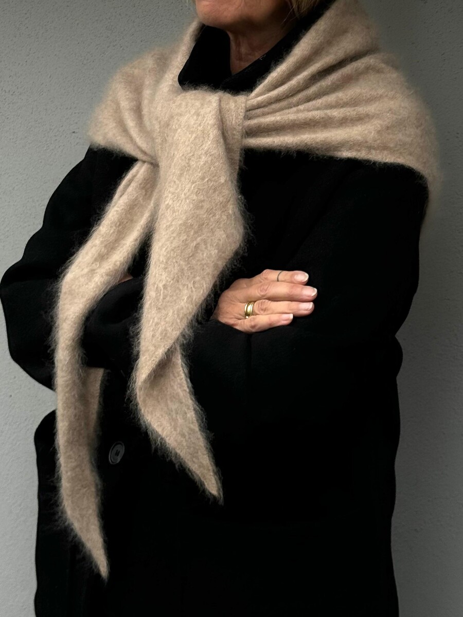 Cosy Triangle 100% Brushed Cashmere Autumn
