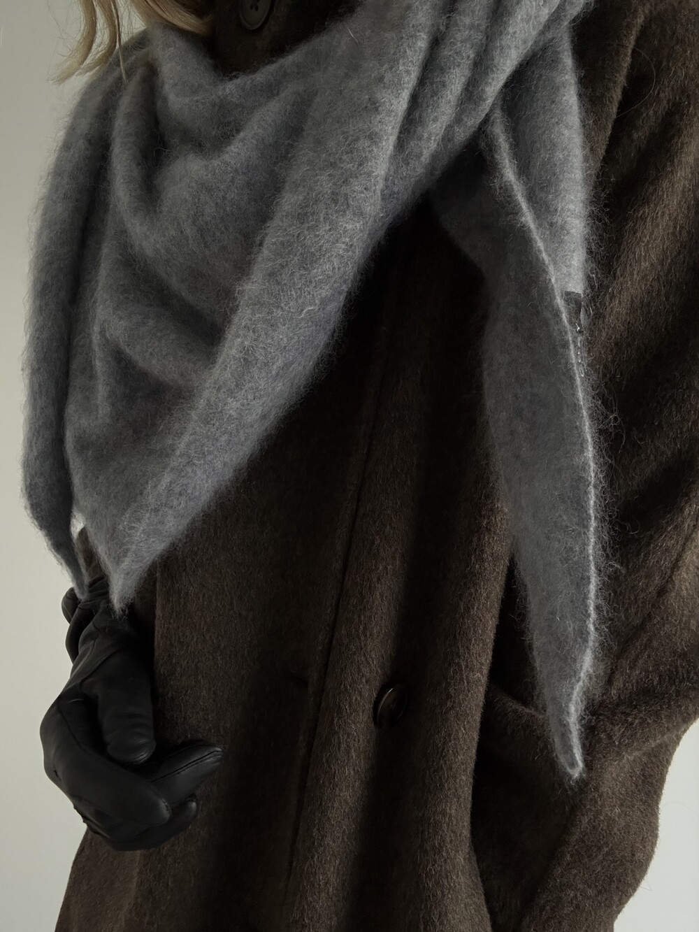Cosy Triangle 100% Brushed Cashmere Feather