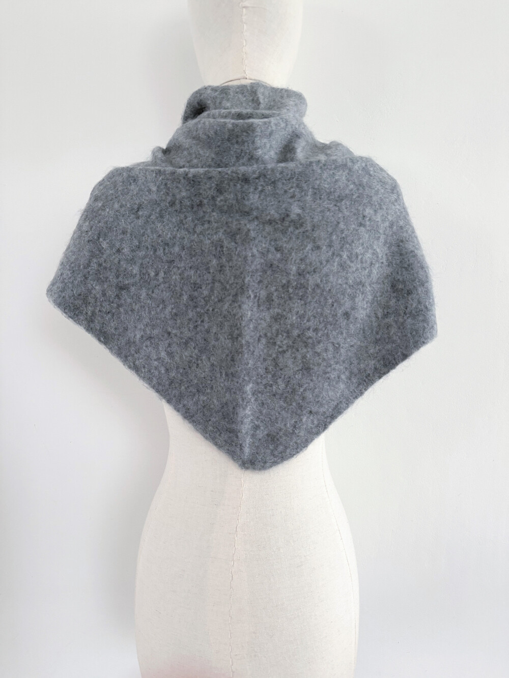 Cosy Triangle 100% Brushed Cashmere Feather