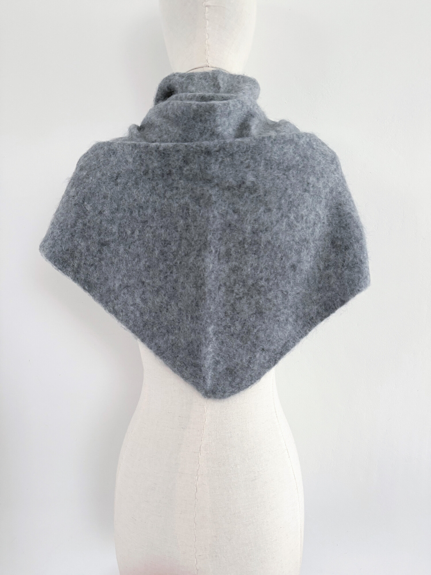 Cosy Triangle 100% Brushed Cashmere Feather