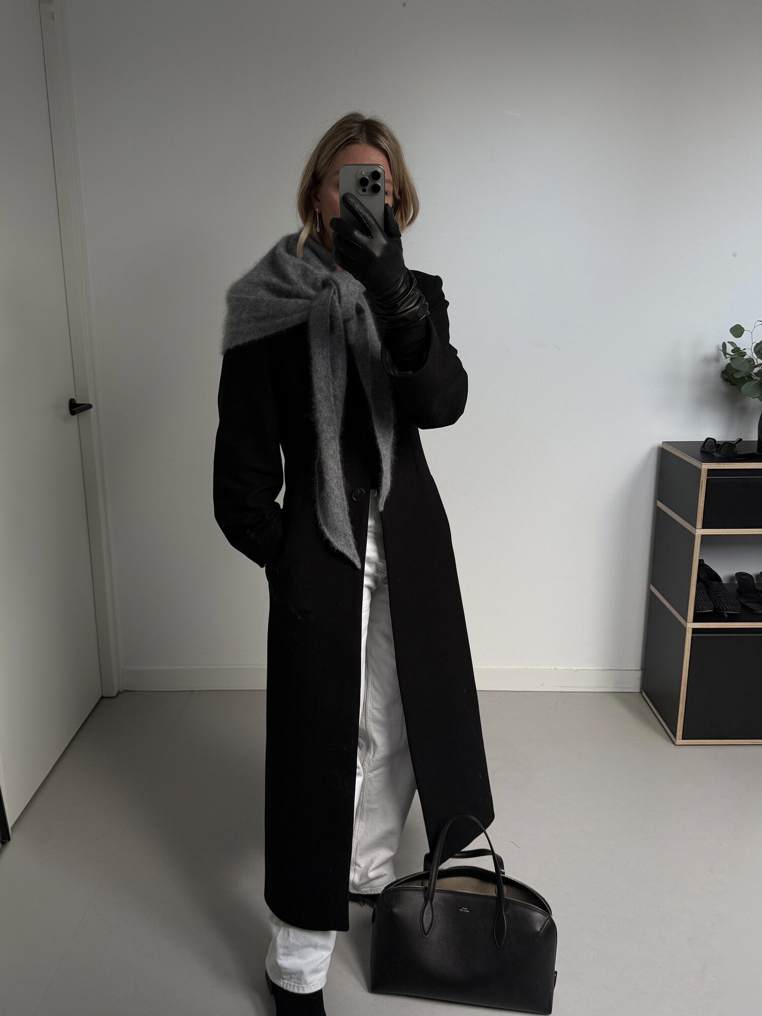 Cosy Triangle 100% Brushed Cashmere Feather