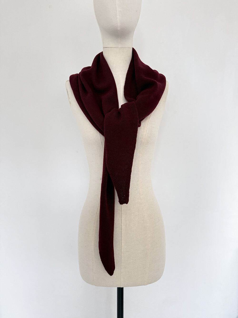 Cosy Chic Triangle Dark Burgundy