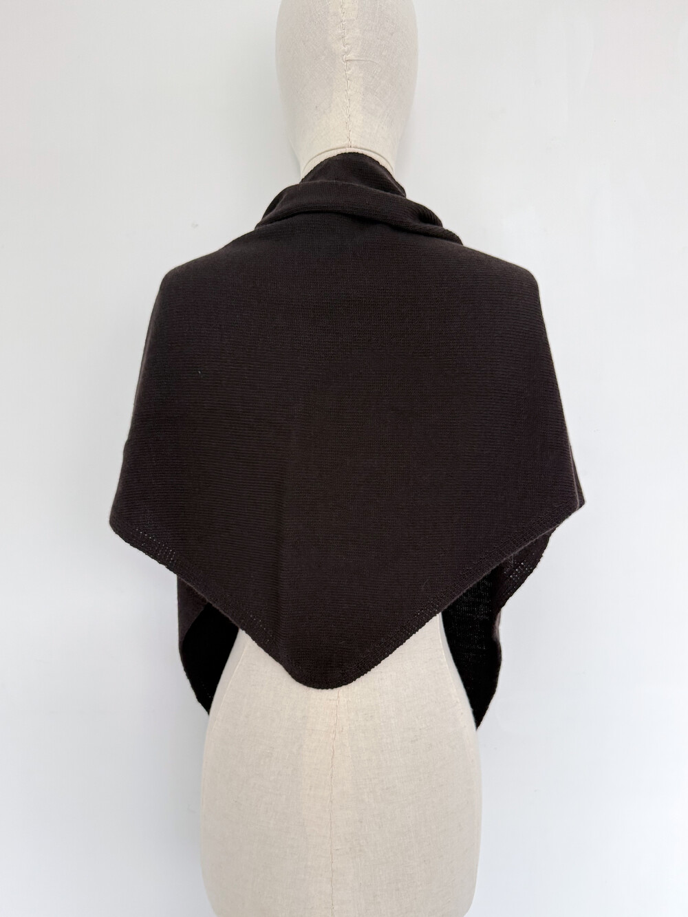 Cosy Chic Triangle Dark Brown