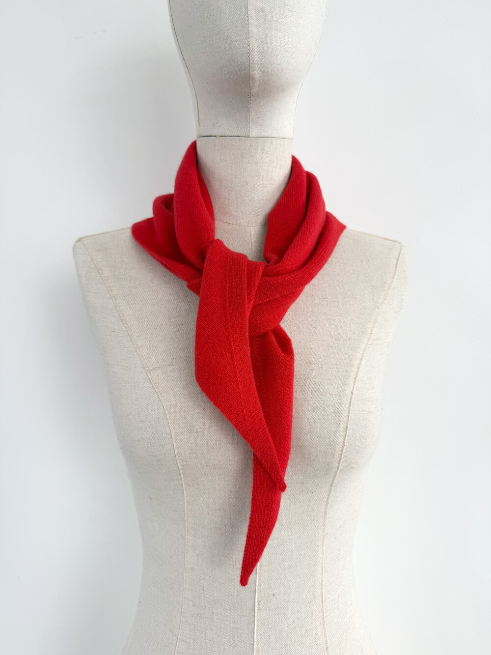 Schal Cosy Triangle Small Ruby