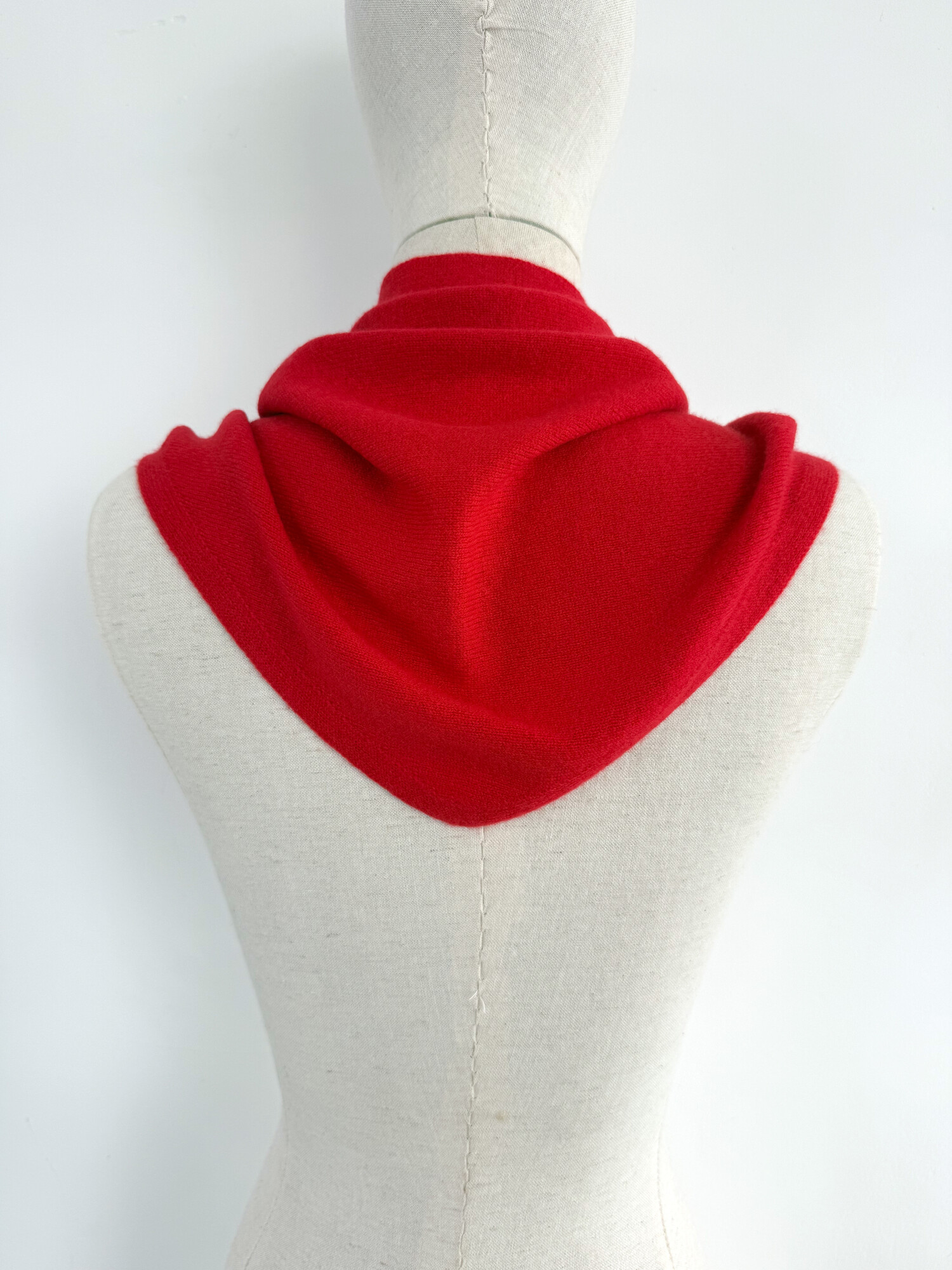 Schal Cosy Triangle Small Ruby