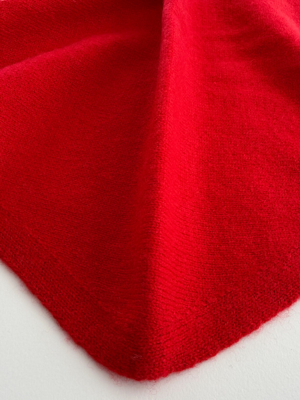 Sjaal Cosy Triangle Small Ruby