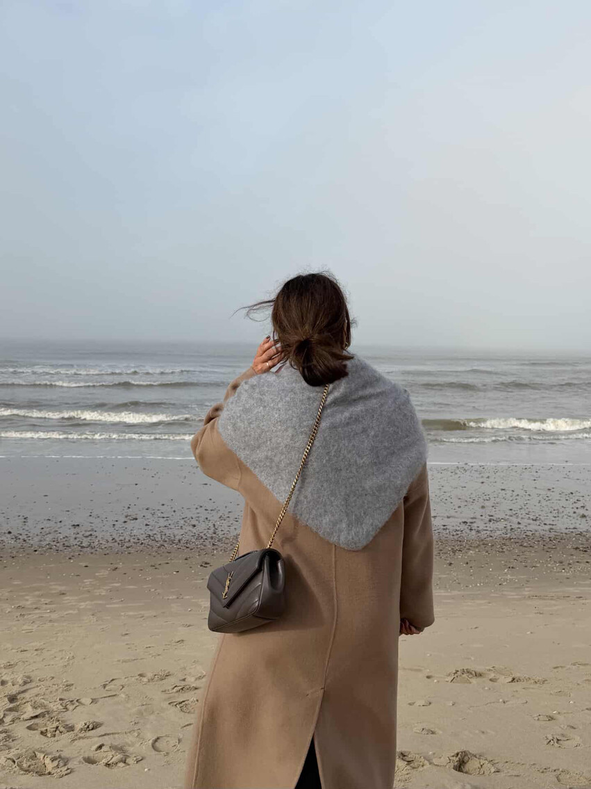 Cosy 100% Cashmere Scarves (knitted)