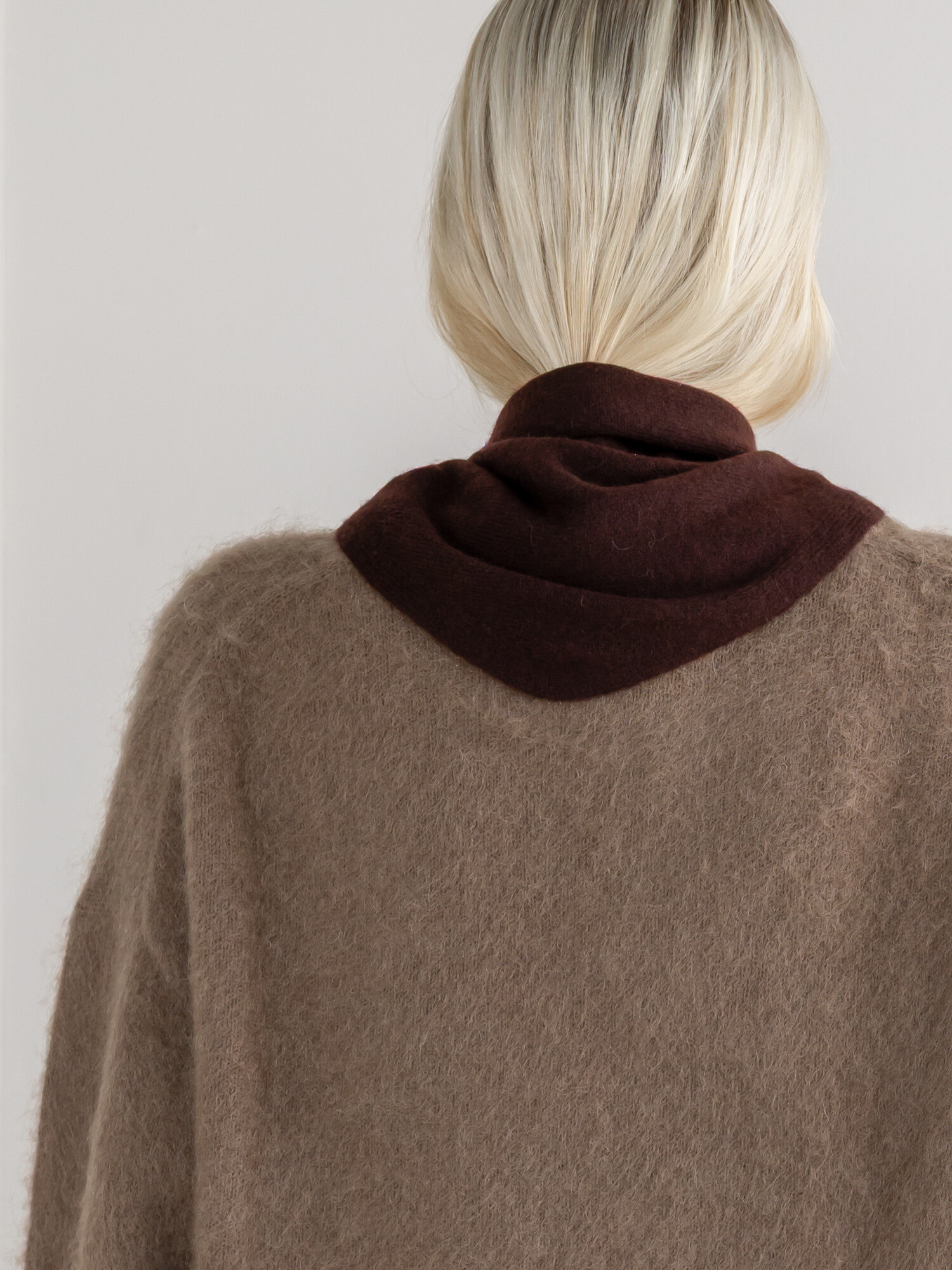 Sjaal Cosy Triangle Small Hickory