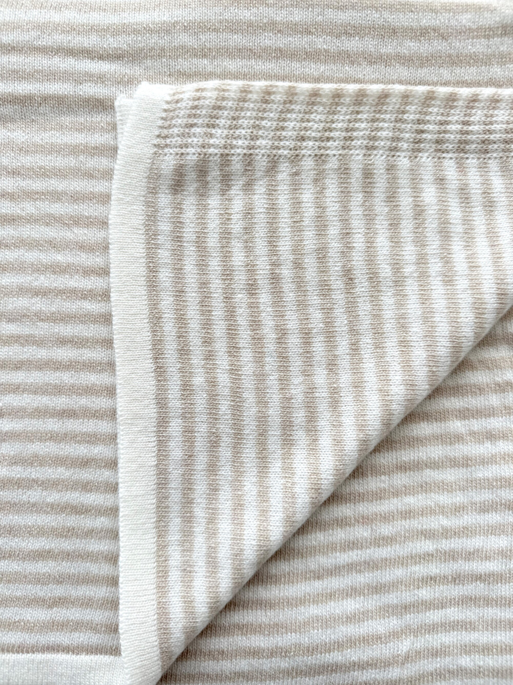 Travel Wrap Cosy Chic Light Sand / Creamy White