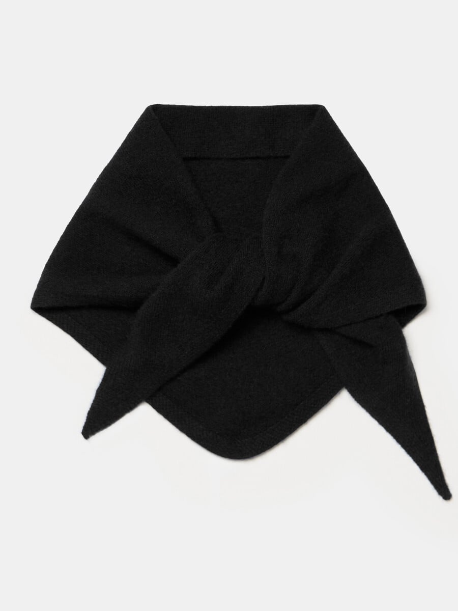 Scarf Triangle Small Solid Black