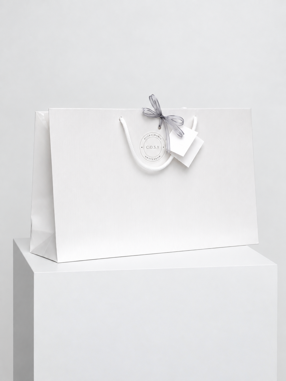 Geschenktüte aus Papier – mattweiß
