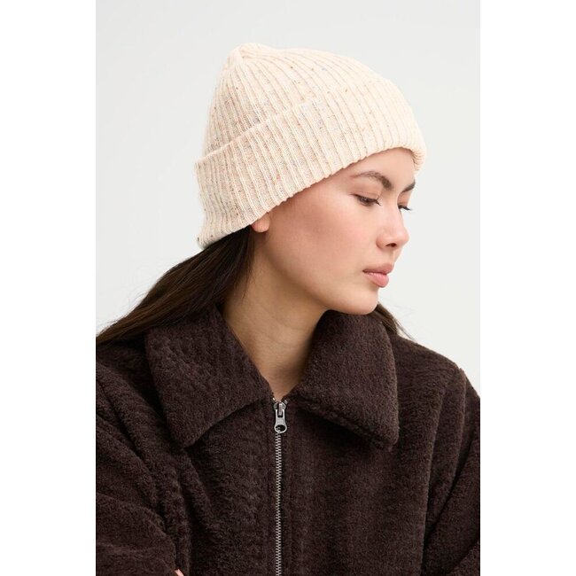 LEIKA BEANIE Almond Milk