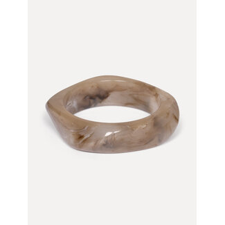 Les Soeurs RESIN RECTANGLE BANGLE Taupe