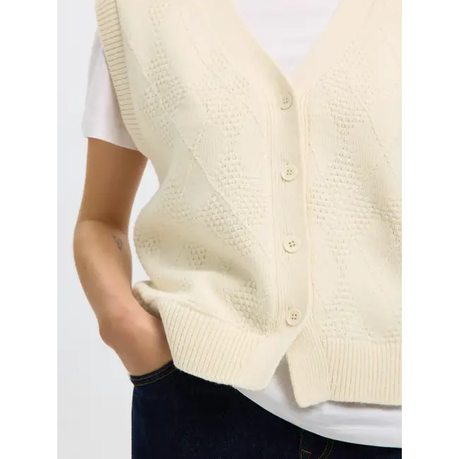 EA BUTTON VEST Snow White
