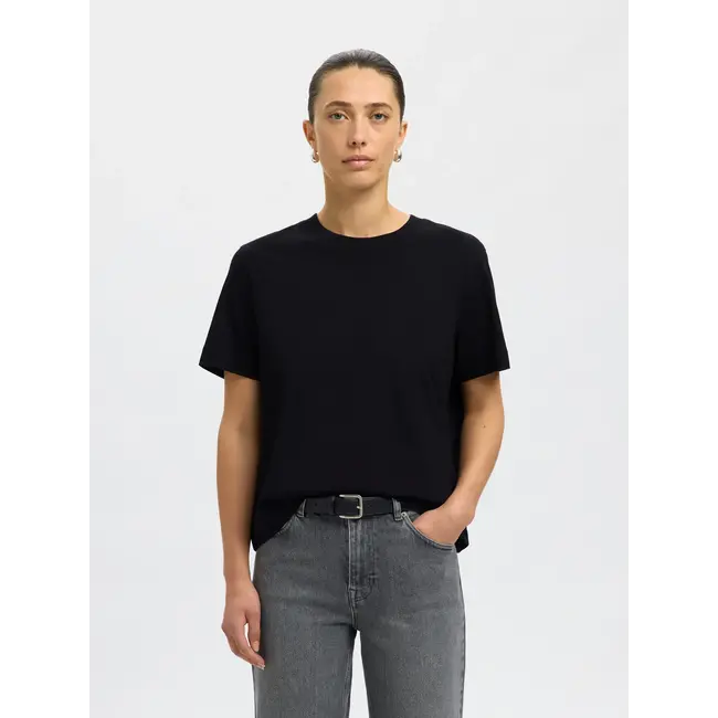 ESSENTIAL BOXY TEE Black