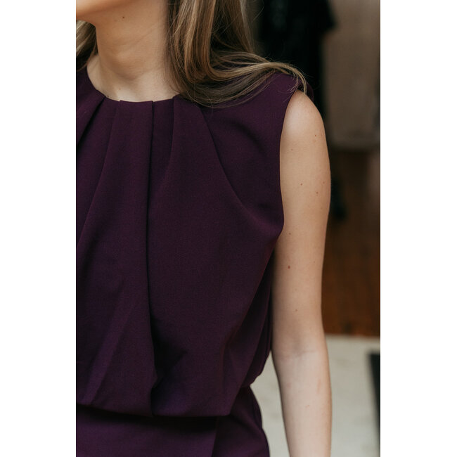 FALCON PLEAT DRESS Plum