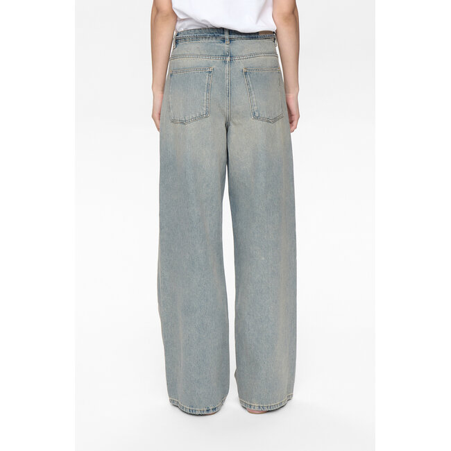 BROOKLYN JEANS Light Tinted Blue Denim