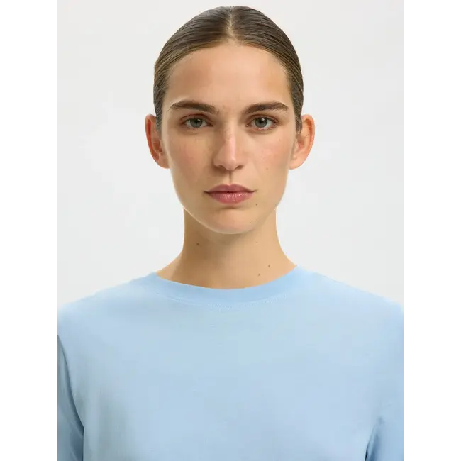 ESSENTIAL O-NECK TEE Cashmere Blue