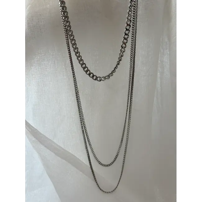 EMILE NECKLACE Silver
