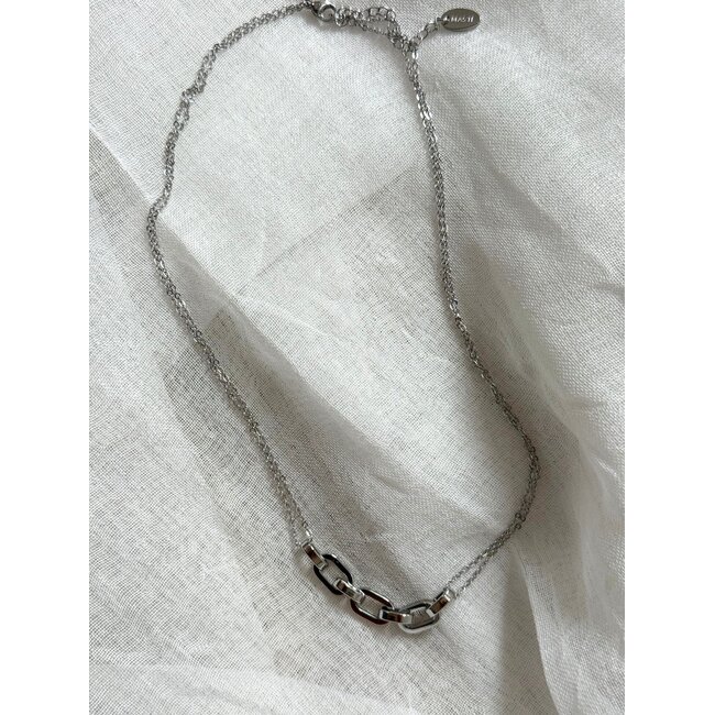 LEONIE NECKLACE Silver