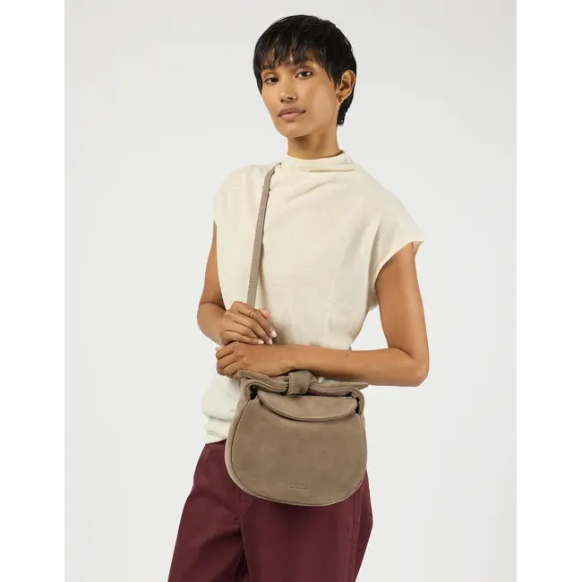 COCO CROISSANT BAG Clay Suède