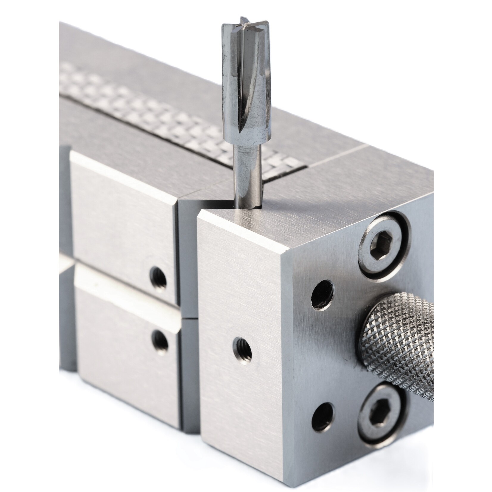 Universal precision vice for sensitive clamping