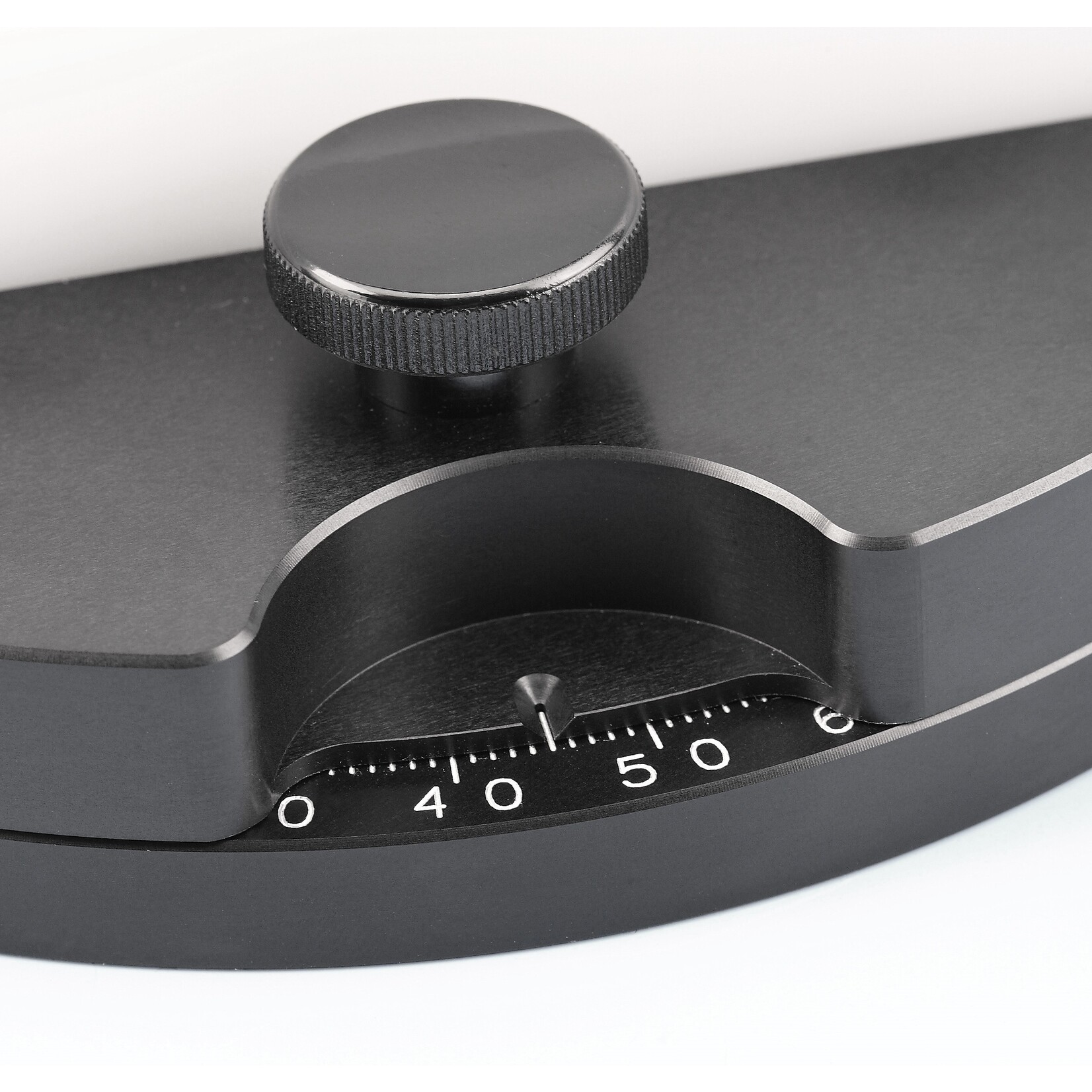 Table rotative avec graduation et fraisage pour éclairage par le bas