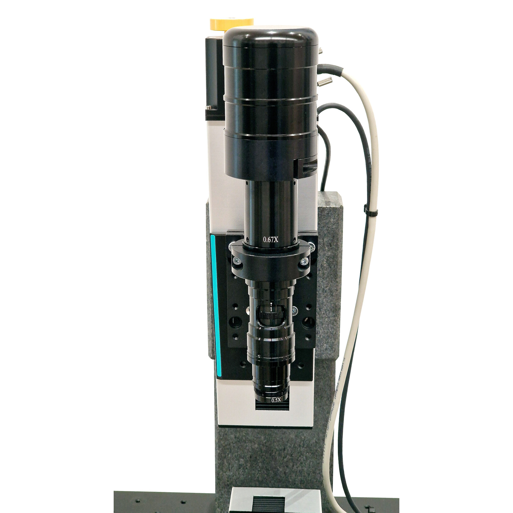 Sondermesssystem mit motorisierten Achsen und  Messsystemen in X, Y und Z inkl. Zoom-Optik