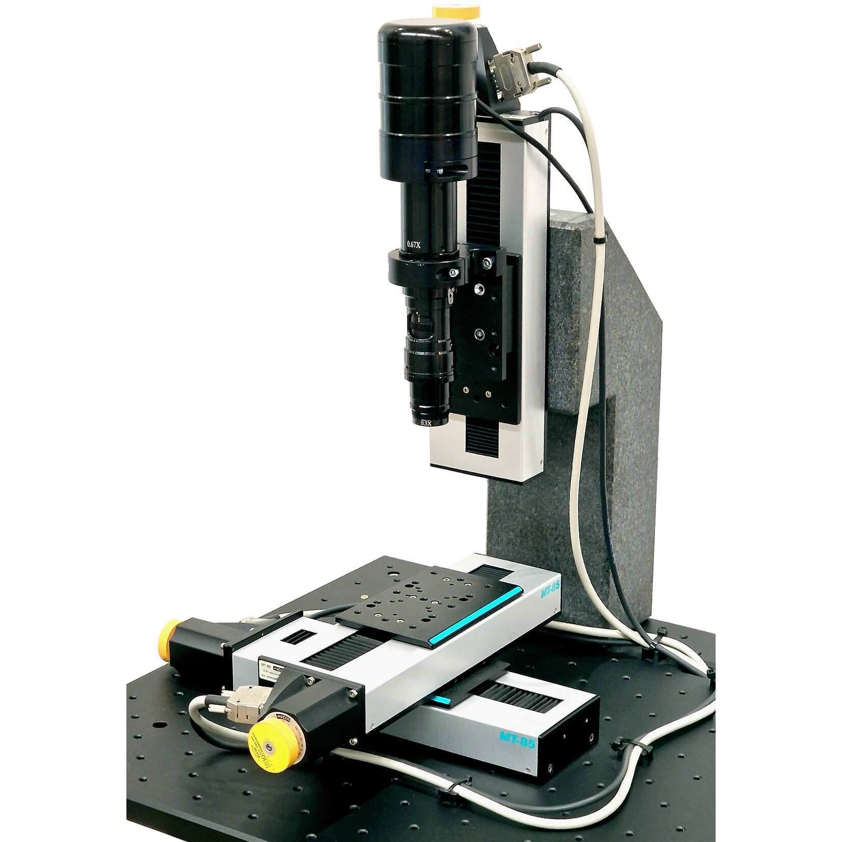 Special measuring system with motorized axes and measuring systems in X, Y, and Z, including zoom optics