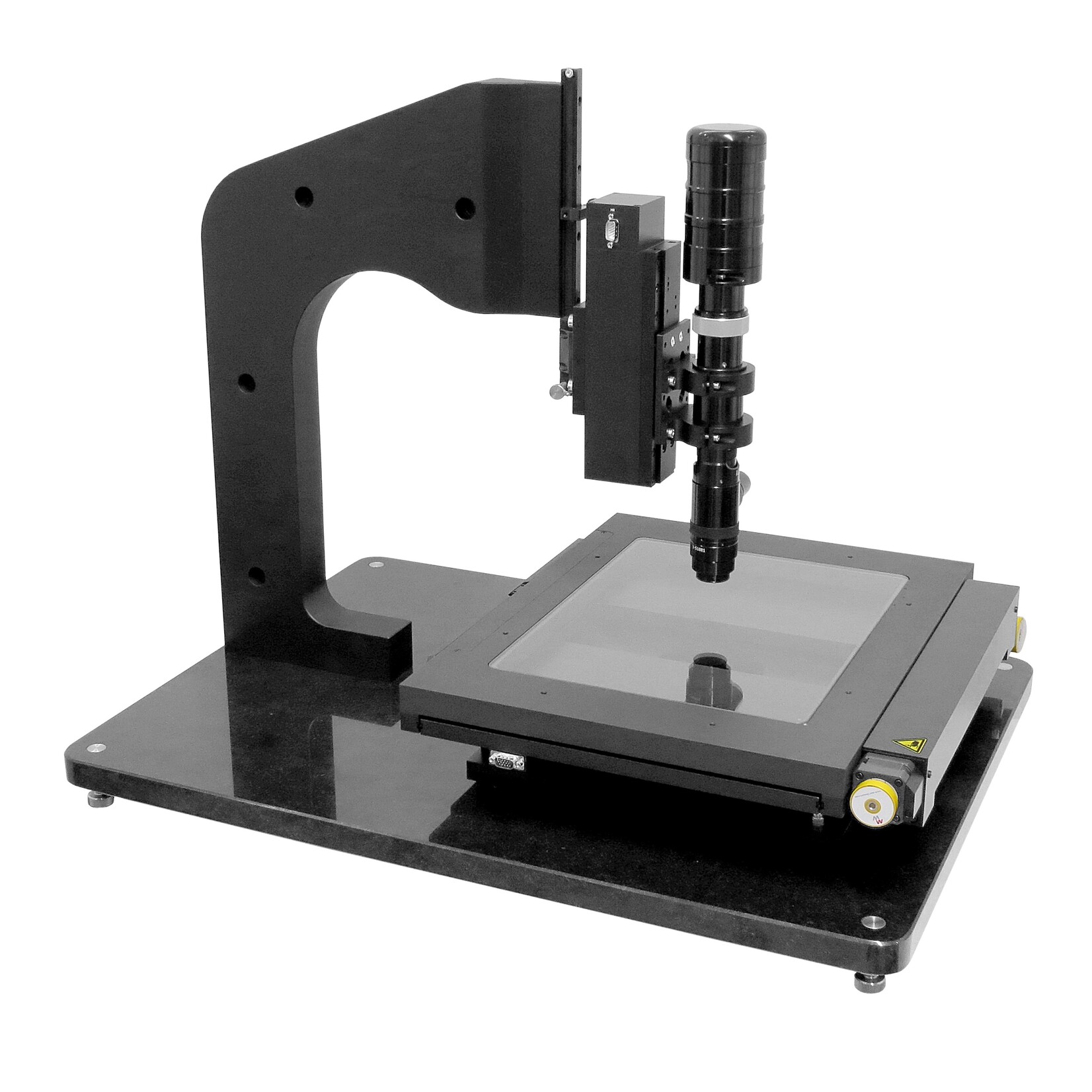 Video microscope with zoom optics, cross measuring table, and measuring software