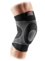 McDavid Knee Sleeve / 4-Way Elastic With Gel Buttress Black